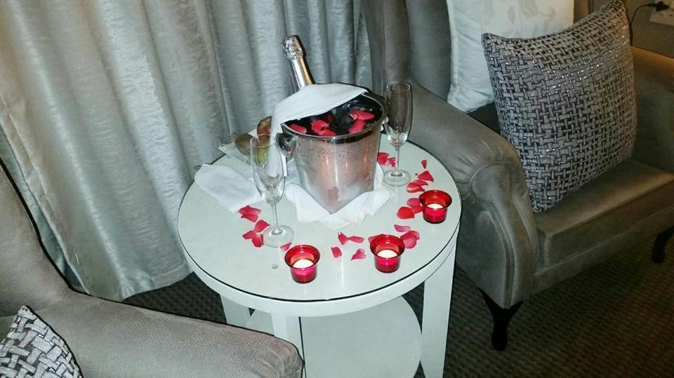Classique Grace Boutique Hotel Сандтон Екстер'єр фото